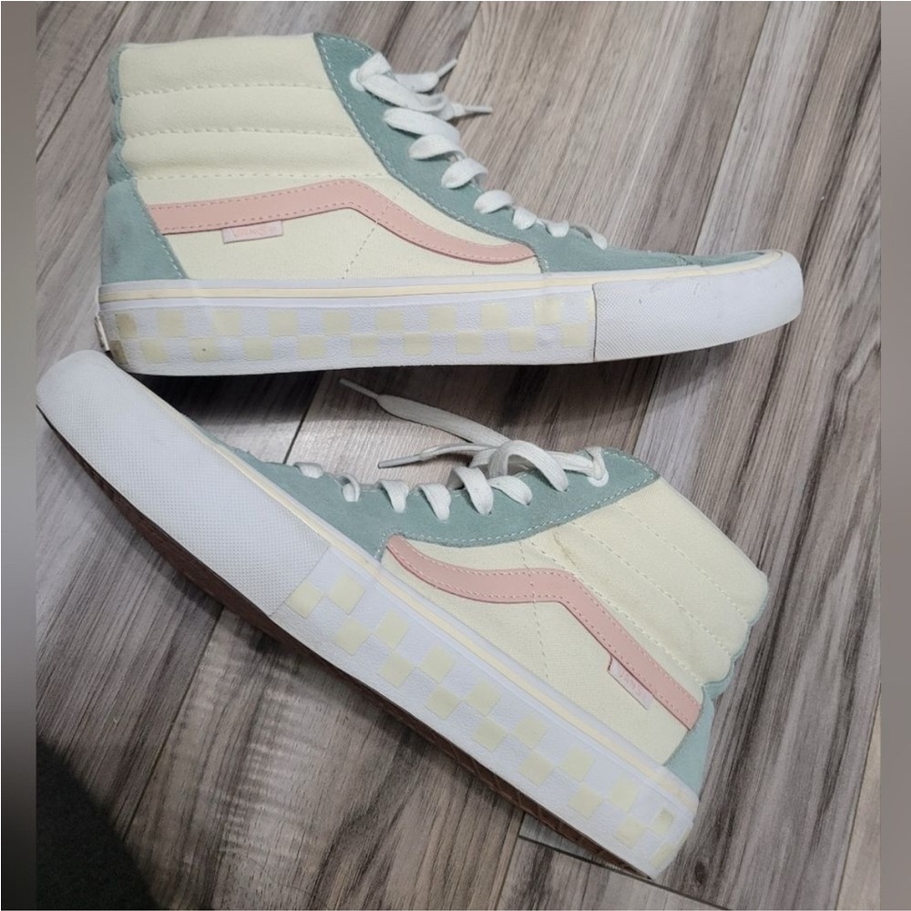 Men’s Sk-8 Hi Pro Washout Blue Pastel Hi Top Vans Sneaks